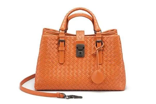 七台河勃利回收葆蝶家女包